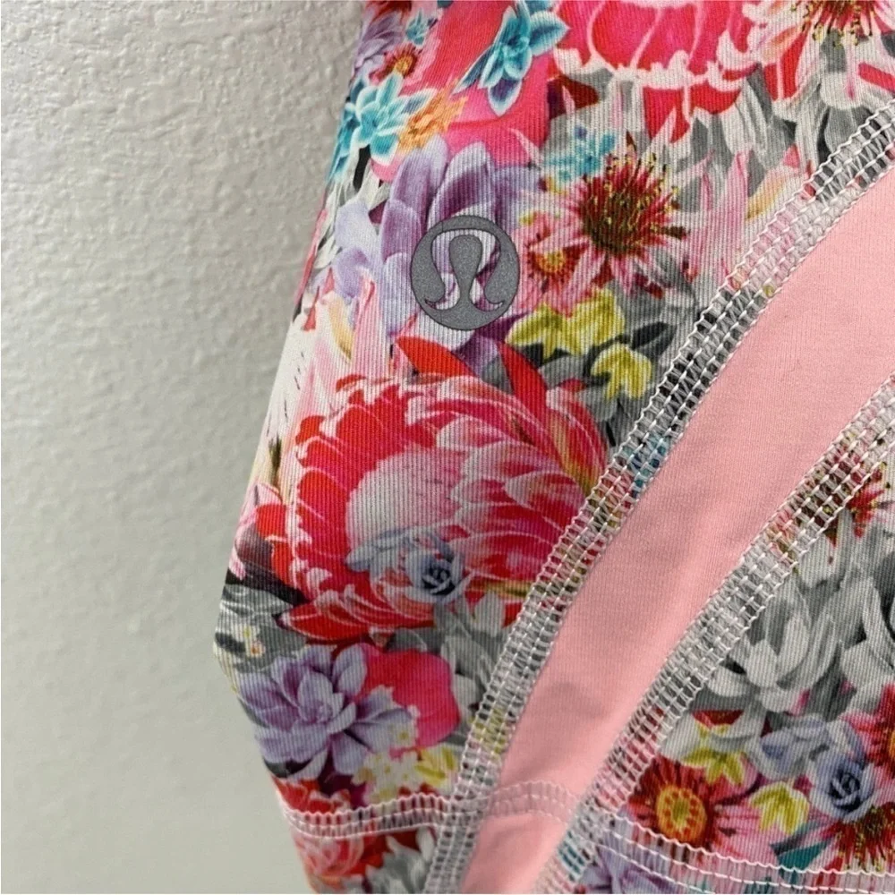 Lululemon Run Inspire Crop II Flowabunga mini Multi Bleached Coral Size 4